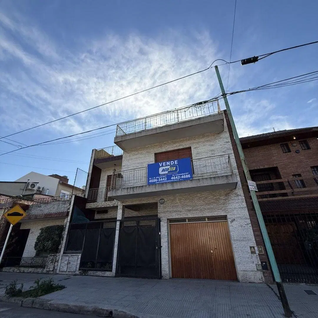 CASA EN VENTA EN BARRIO NAON 2