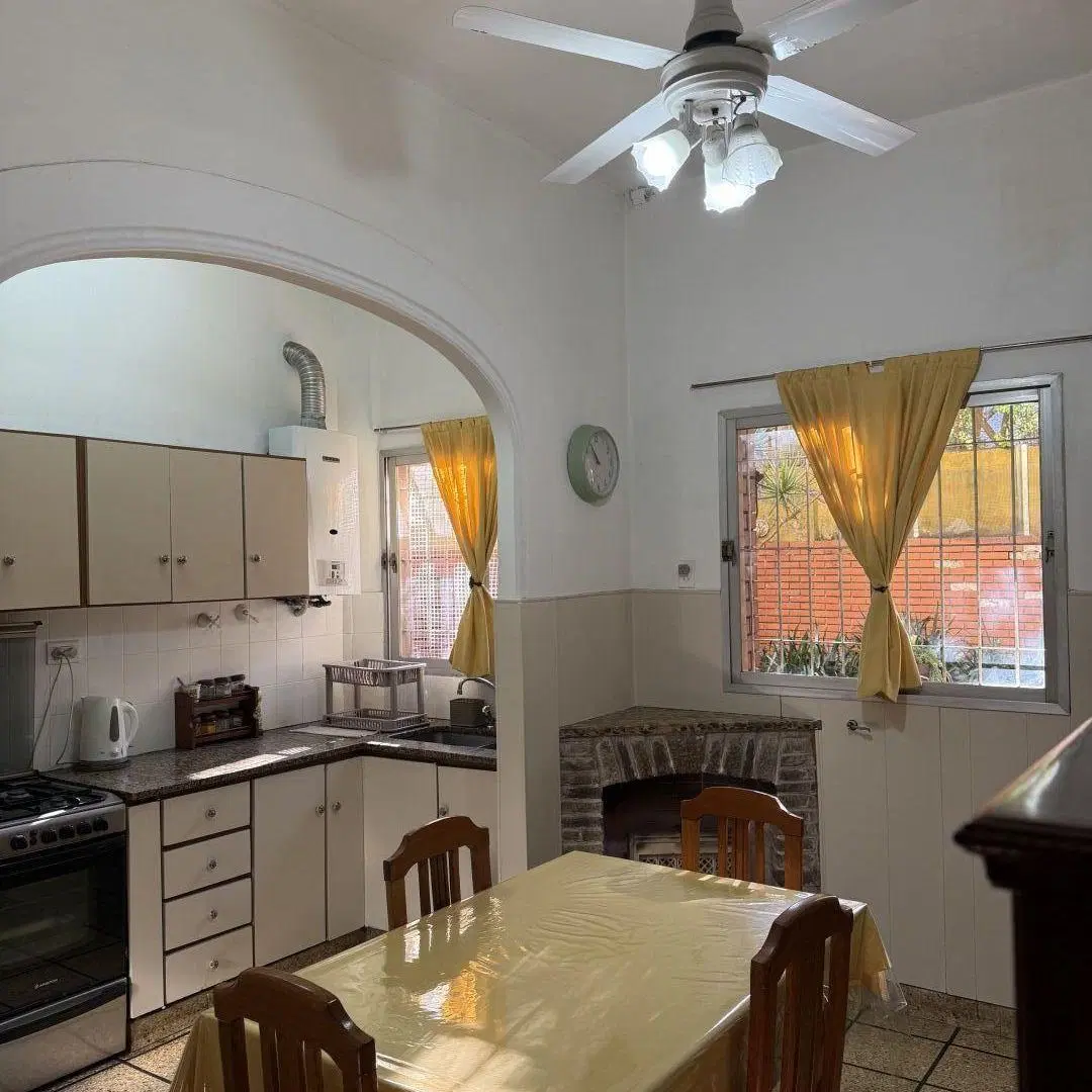 CASA EN VENTA EN BARRIO NAON 8