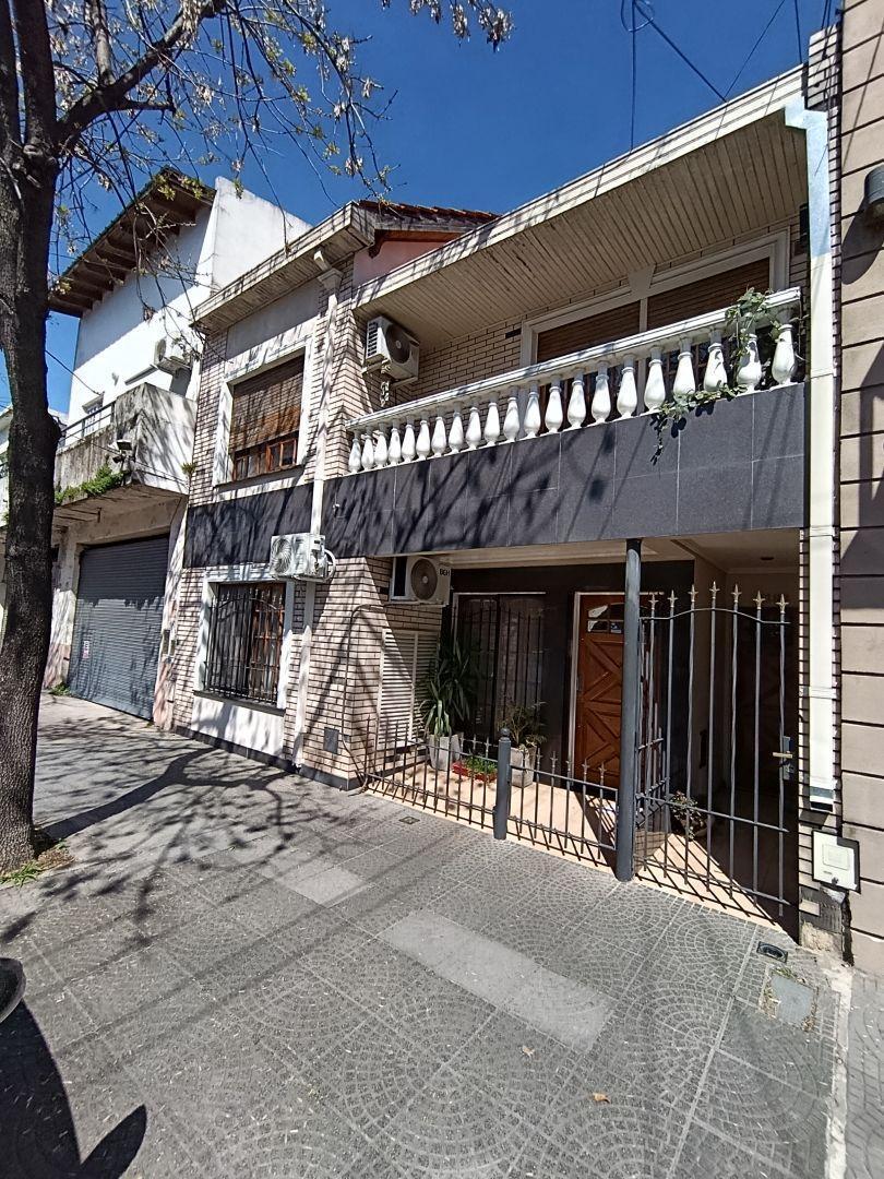 Foto de DUPLEX 3 AMBIENTES CON BALCON Y PATIO, APTO CREDITO,, imagen 2
