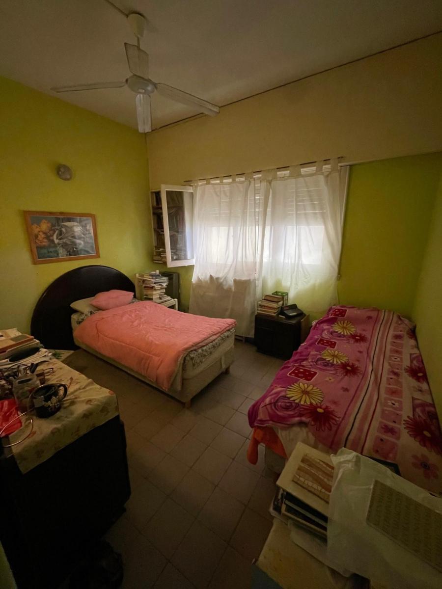 Foto de Venta casa de 4 amb. con cochera y parque, Sarandí, Avellaneda., imagen 4