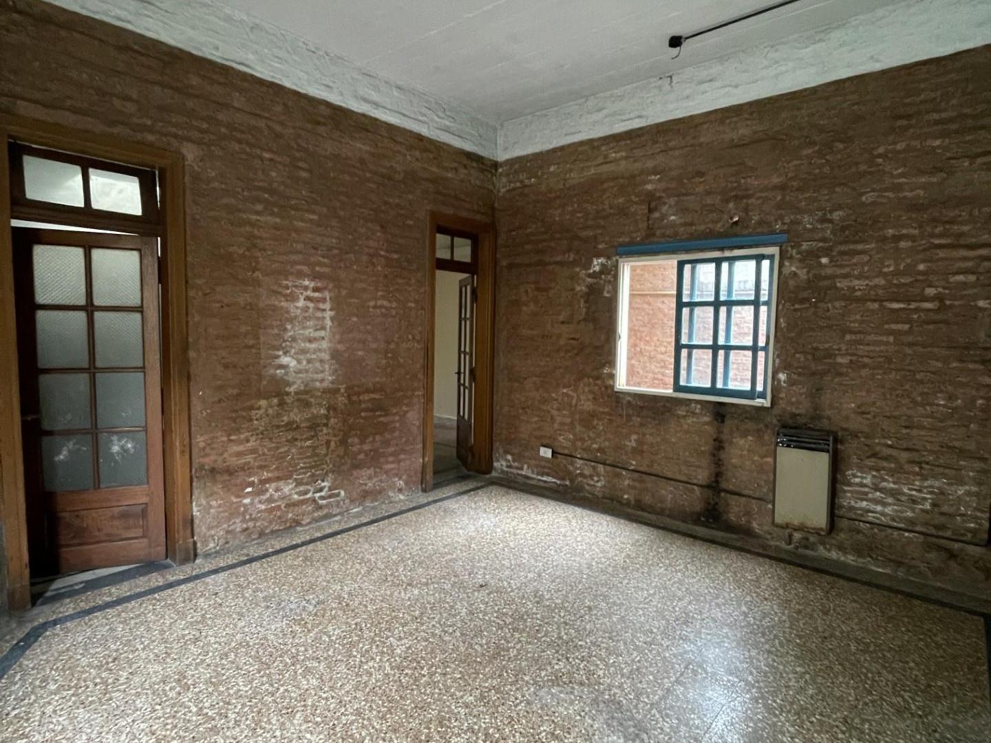 Venta PH de 2 amb. amplio con patio y terraza, Piñeyro, Avellaneda