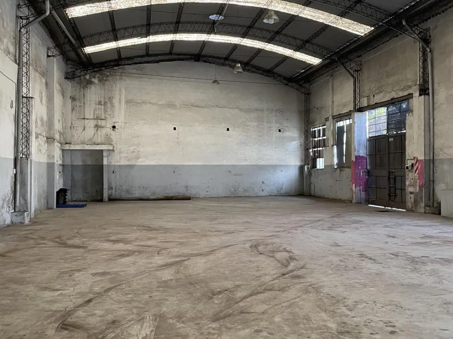 Alquiler Galpón 465 mts en esquina, con oficinas, Dock Sud, Avellaneda 4
