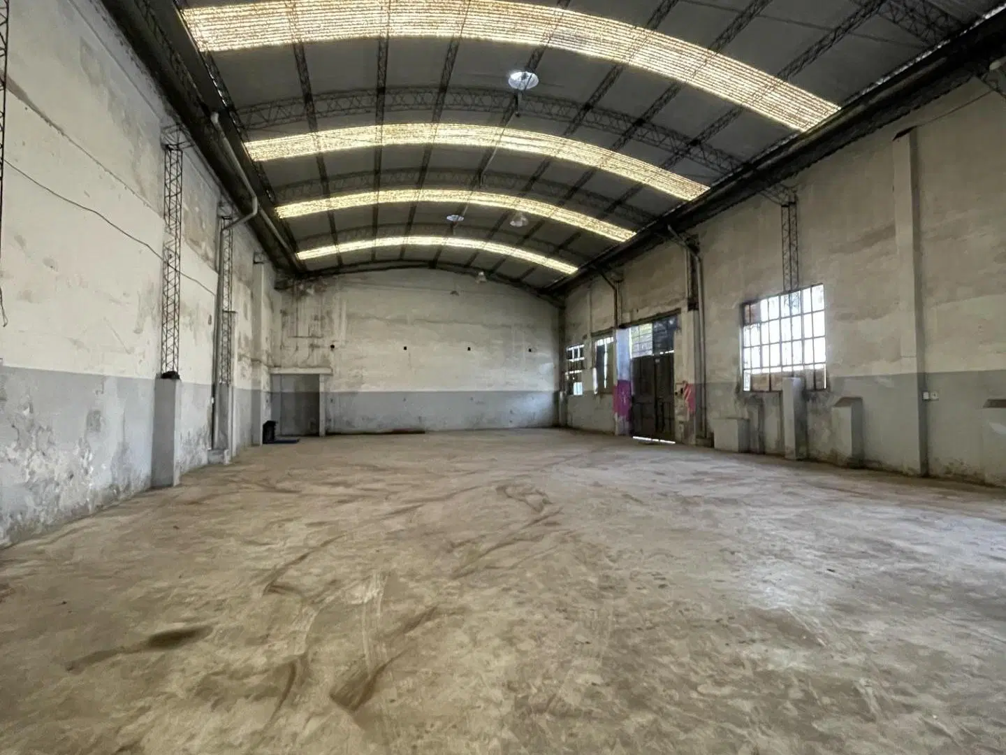 Alquiler Galpón 465 mts en esquina, con oficinas, Dock Sud, Avellaneda 1