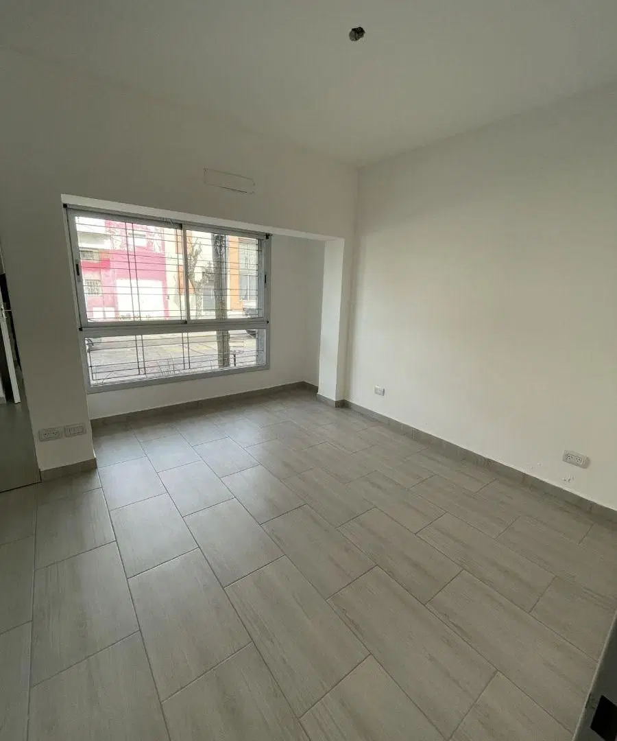 Alquiler Departamento 2 amb. con escritorio y patio, Piñeyro, Avellaneda 4