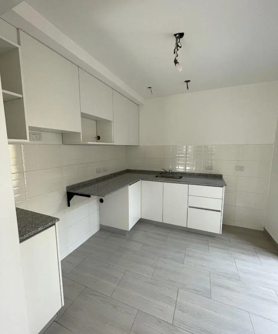 Alquiler PH tipo casa. 3amb con patio, Piñeyro, Avellaneda 5