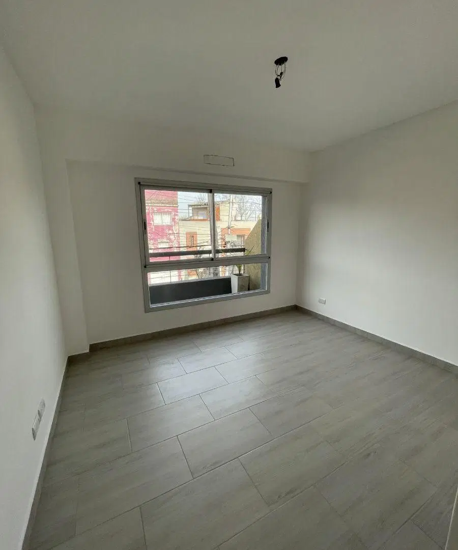 Alquiler Departamento 3 amb con balcón, Piñeyro, Avellaneda 1