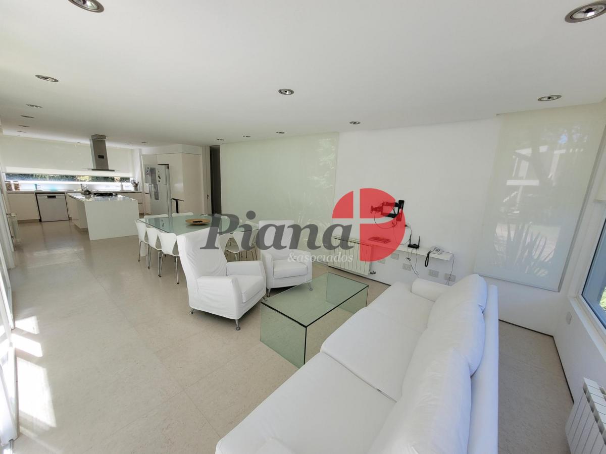 Casa en Venta - Alcino - Zona Norte - Excelente construcción