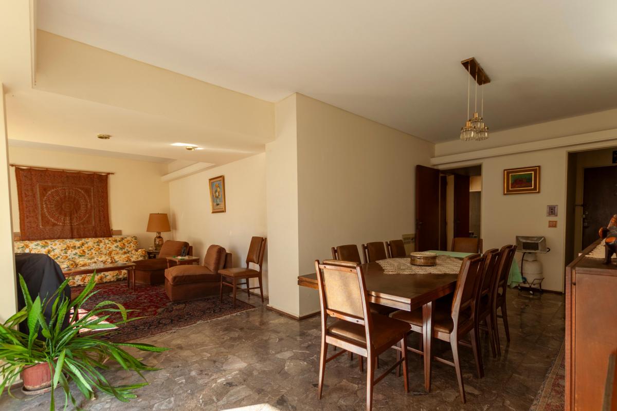 Excelente Departamento Sobre La Calle Viamonte Al 2700. 4
