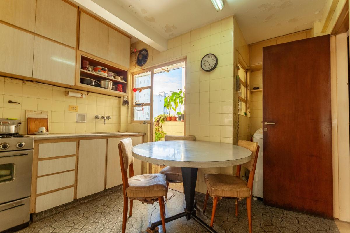 Excelente Departamento Sobre La Calle Viamonte Al 2700. 5