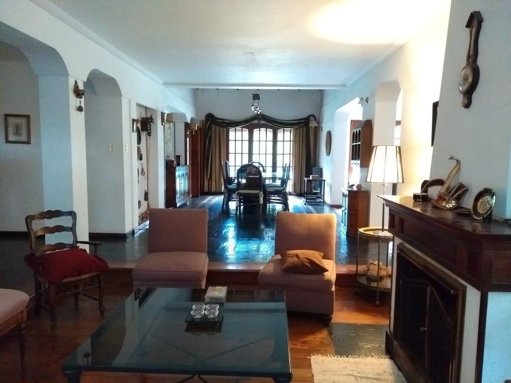 IMPORTANTE CHALET EN IMPECABLE ESTADO
