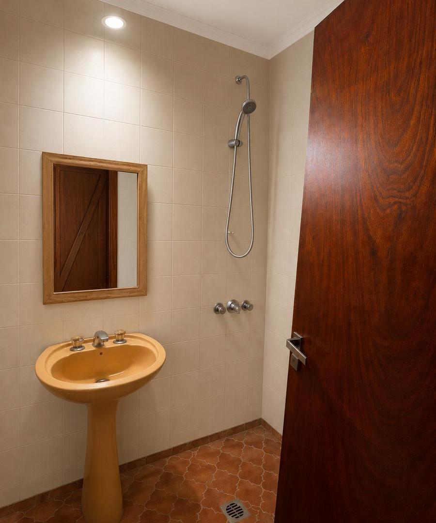 Foto de Venta de casa muy bien ubicada en Ezeiza, imagen 3