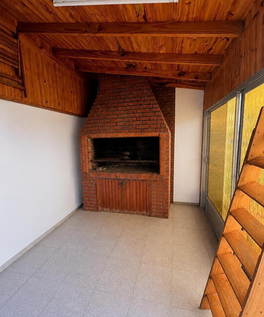 Foto de Venta de casa muy bien ubicada en Ezeiza, imagen 2
