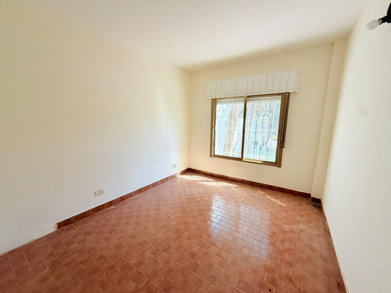 Foto de Casa 3 ambientes. APTA CREDITO. Frente con jardin, imagen 2