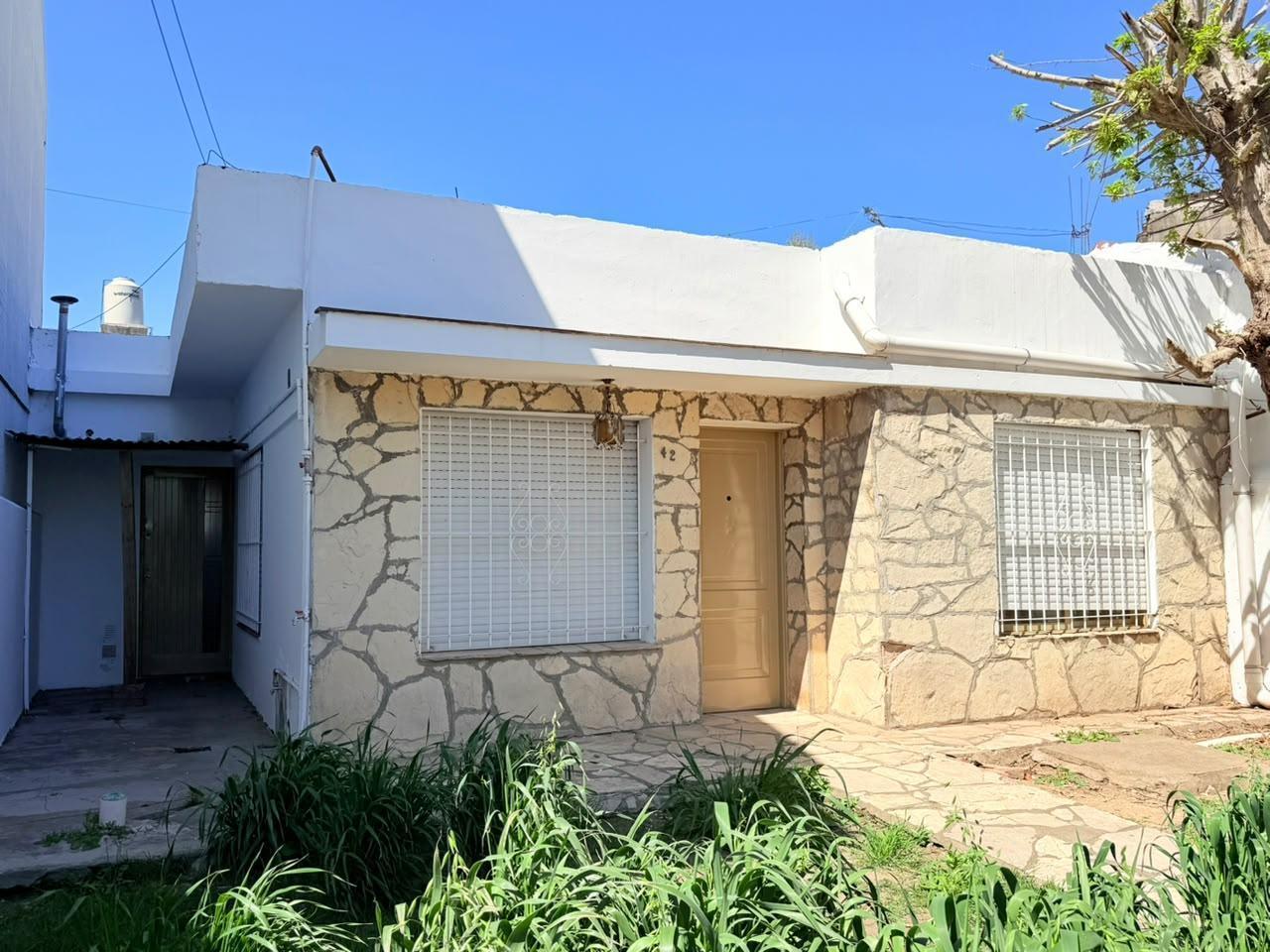 Foto de Casa 3 ambientes. APTA CREDITO. Frente con jardin, imagen 4