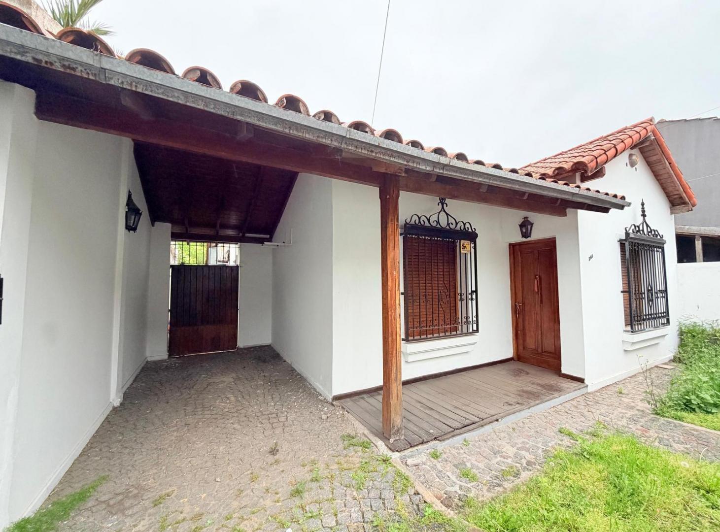 Foto de Venta de hermoso chalet en Monte Grande, imagen 1