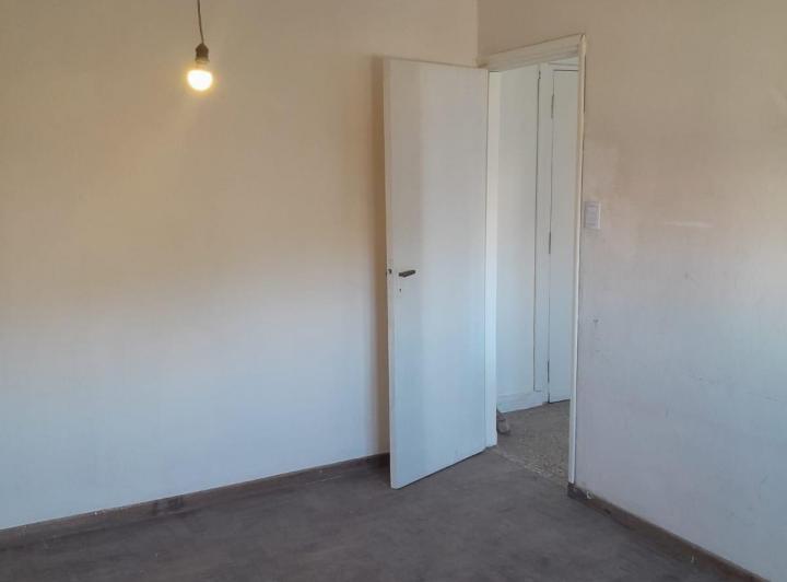 DEPARTAMENTO DE 2 AMBIENTES EN CENTRO DE CARAPACHAY 4