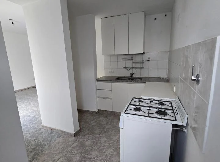 En alquiler dúplex de 3 dormitorios, barrio Santa Genoveva. 3