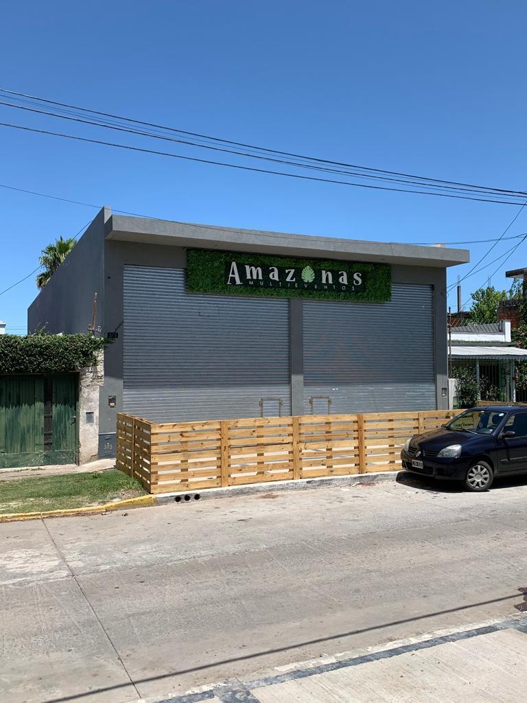 EXCELENTE LOCAL COMERCIAL A PASOS DE LA ESTACIÓN