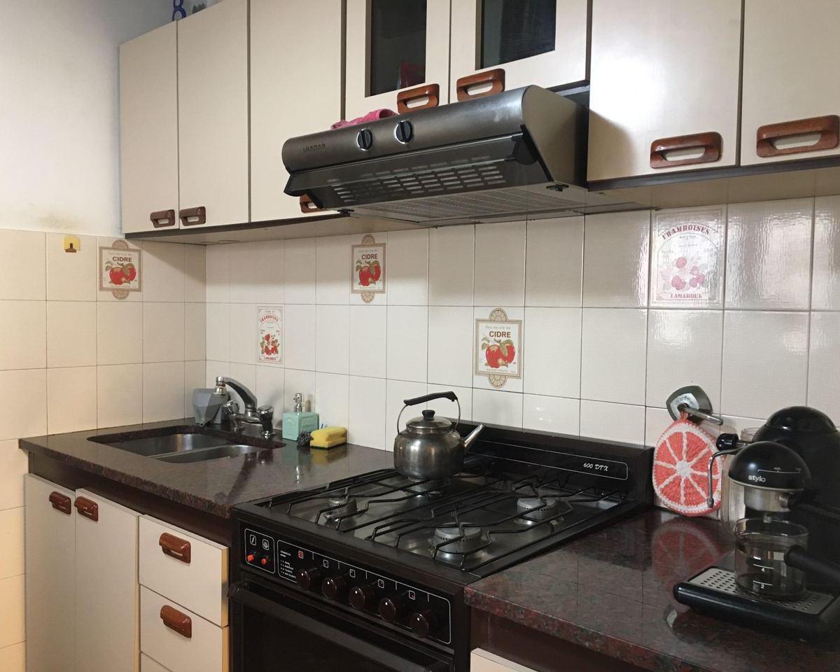 DOS CASAS DE TRES AMBIENTES EN BLOCK. OPORTUNIDAD INVERSOR O FAMILIA NUMEROSA.