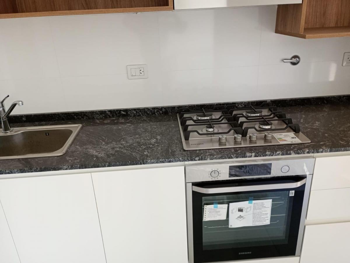 DOS AMBIENTES CÉNTRICO A ESTRENAR EN EDIFICIO DE CATEGORIA