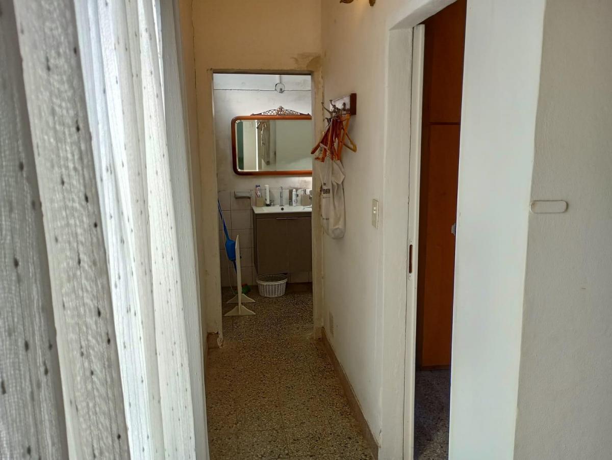 Foto de DEPARTAMENTO DE CUATRO DORMITORIOS Y AMPLIO PATIO EN EXCELENTE UBICACIÓN, imagen 2
