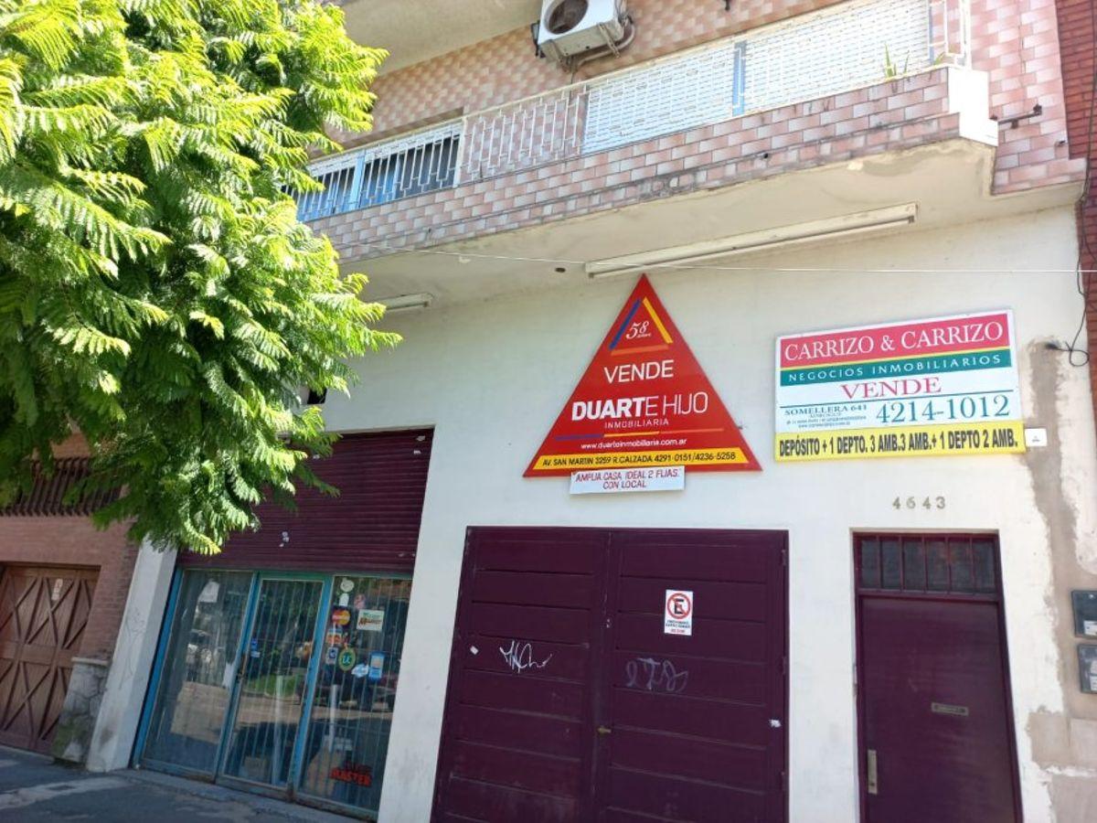 DEPÓSITO Y GARAGE EN PB + DOS DEPTOS EN PRIMER Y SEGUNDO PISO