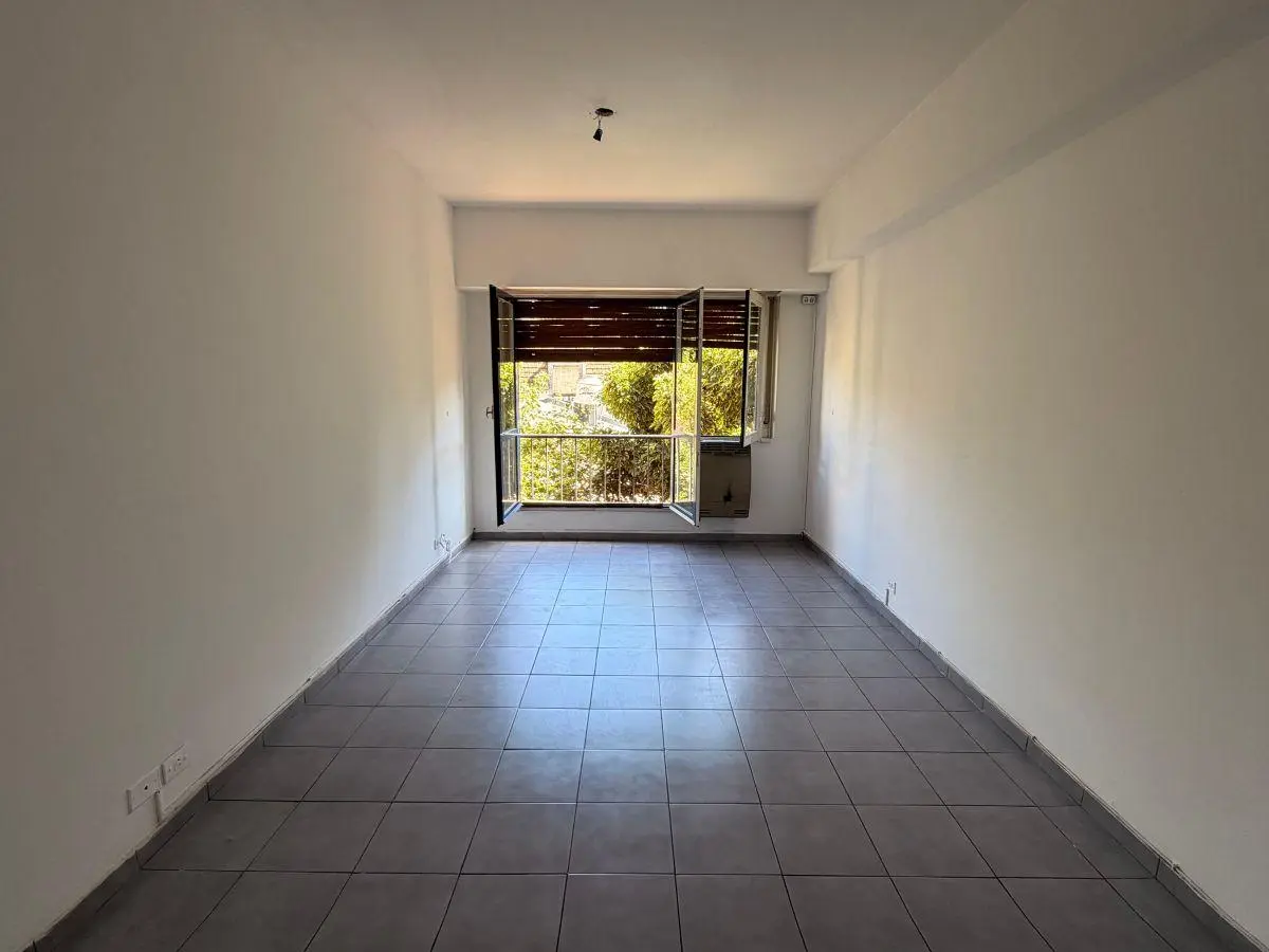 DEPARTAMENTO DE 3 AMBIENTES EN PRIVILEGIADA UBICACIÓN 4