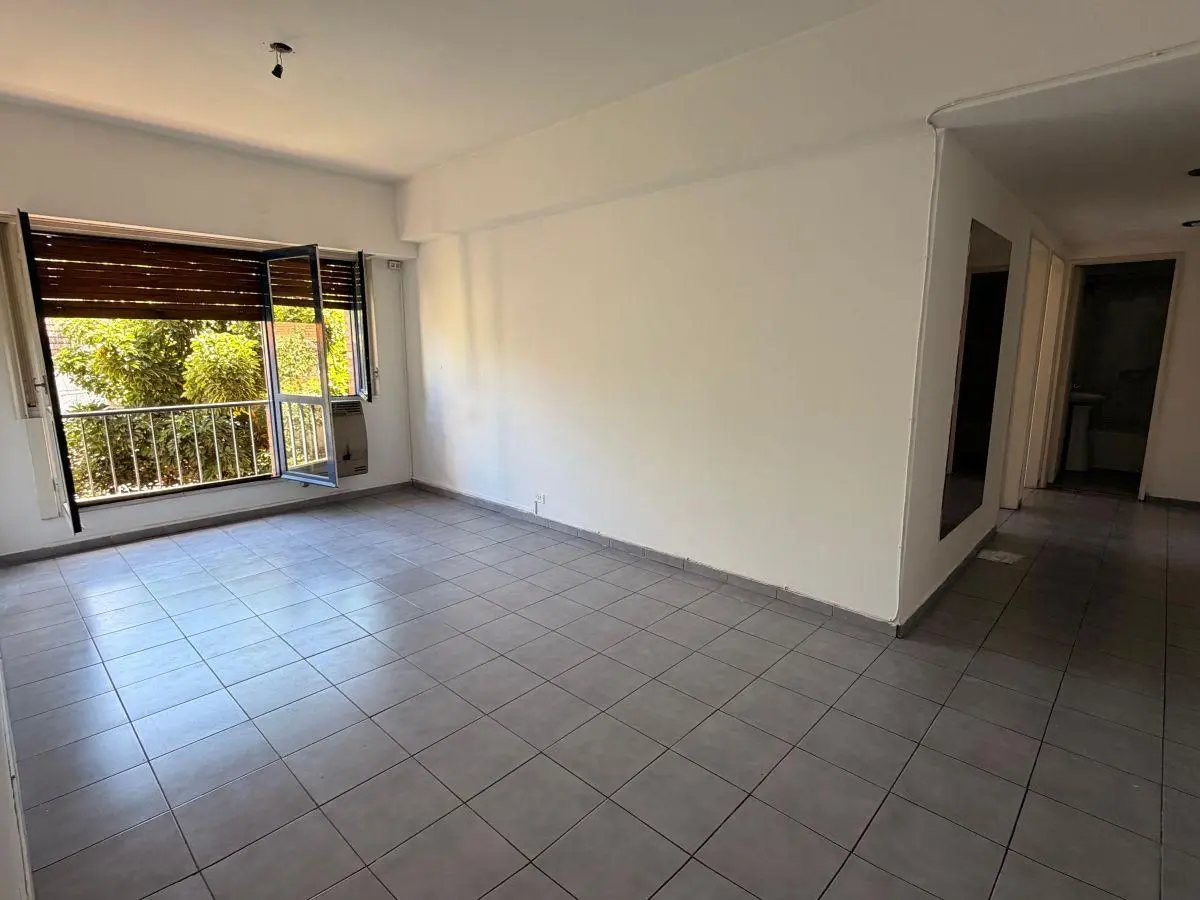 DEPARTAMENTO DE 3 AMBIENTES EN PRIVILEGIADA UBICACIÓN 2