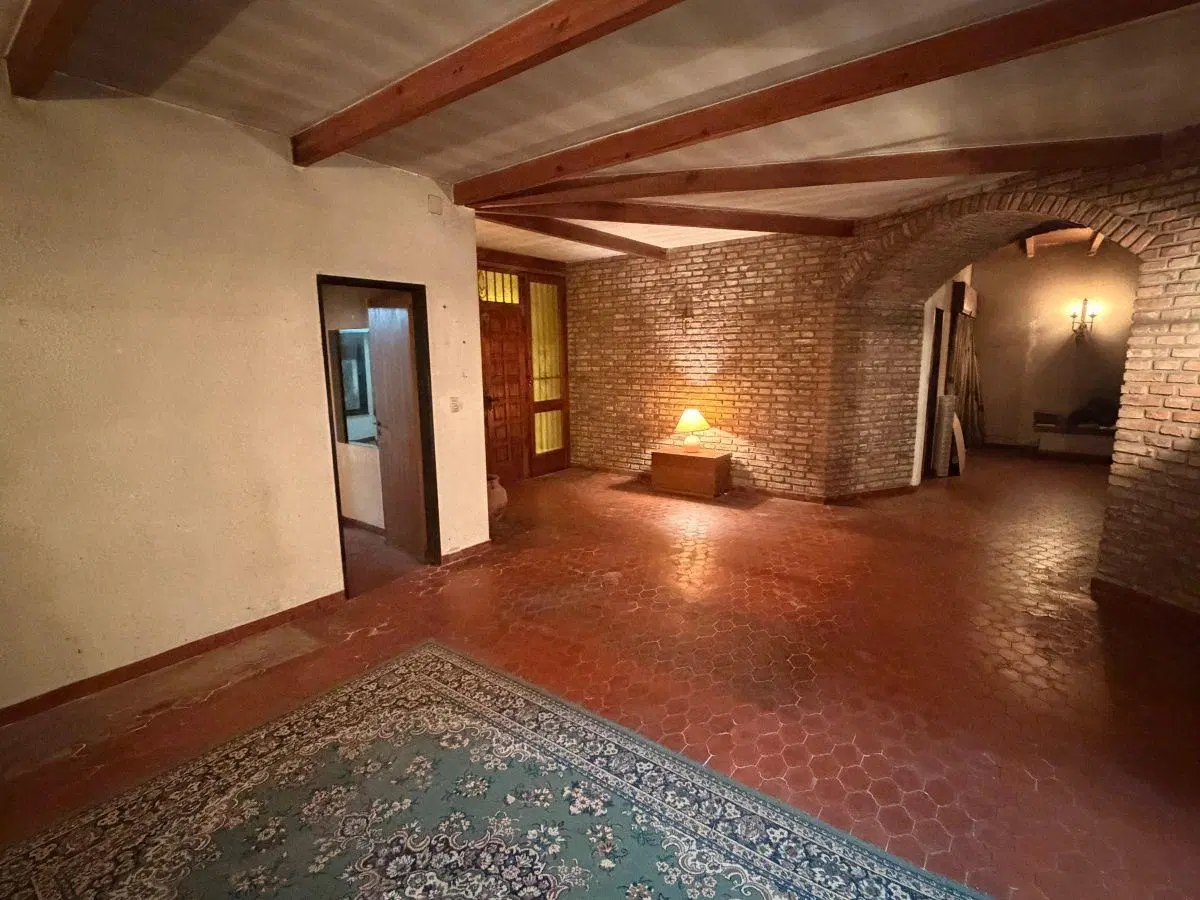 IMPORTANTE CHALET CON MUCHO POTENCIAL EN EXCELENTE UBICACIÓN 4