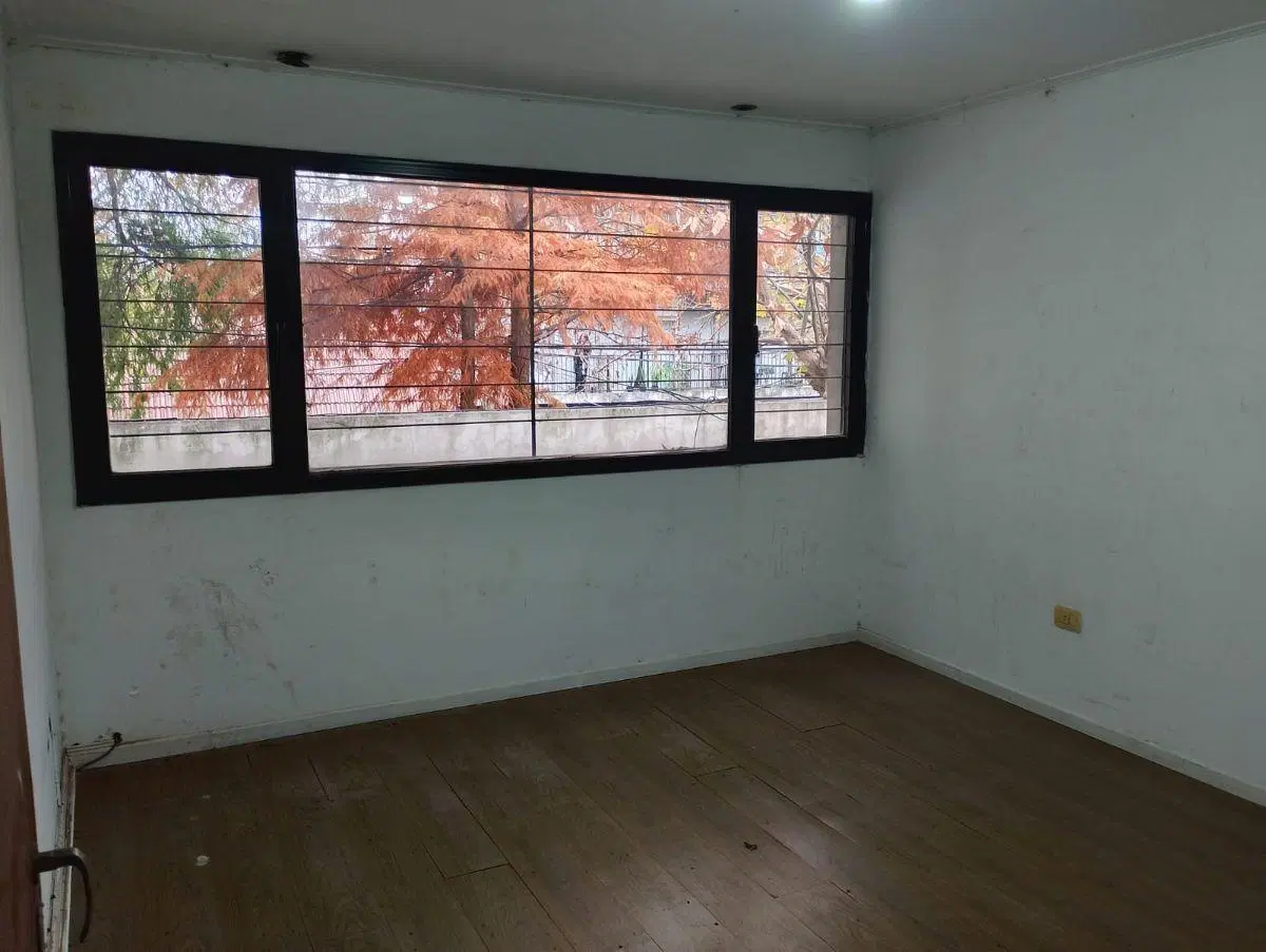LOCAL COMERCIAL EN EXCELENTE UBICACIÓN 3
