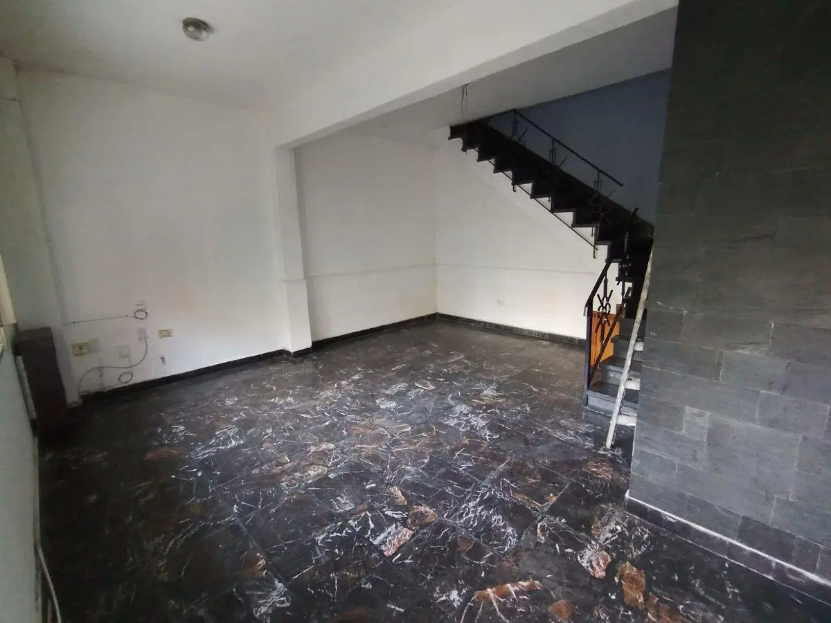 CASA DE TRES DORMITORIOS EN EXCELENTE UBICACIÓN RESIDENCIAL 1