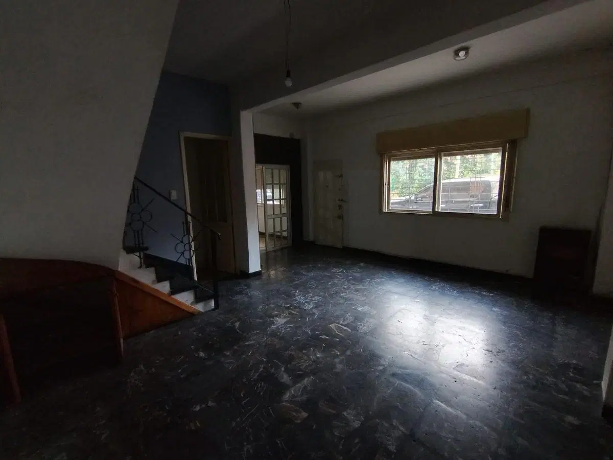 CASA DE TRES DORMITORIOS EN EXCELENTE UBICACIÓN RESIDENCIAL 4