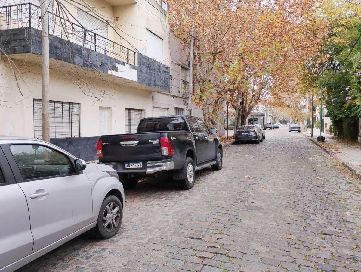 CASA DE TRES DORMITORIOS EN EXCELENTE UBICACIÓN RESIDENCIAL 3
