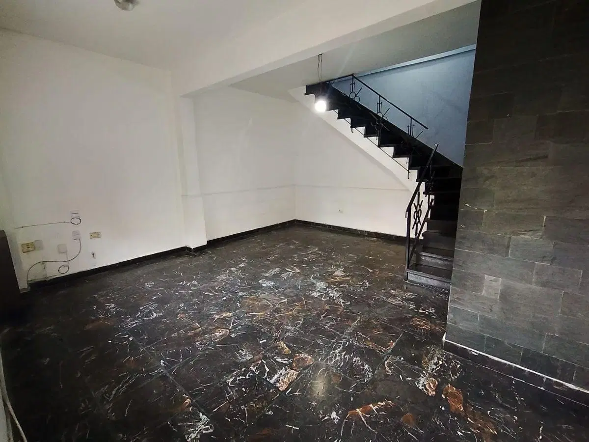 CASA DE TRES DORMITORIOS EN EXCELENTE UBICACIÓN RESIDENCIAL 5