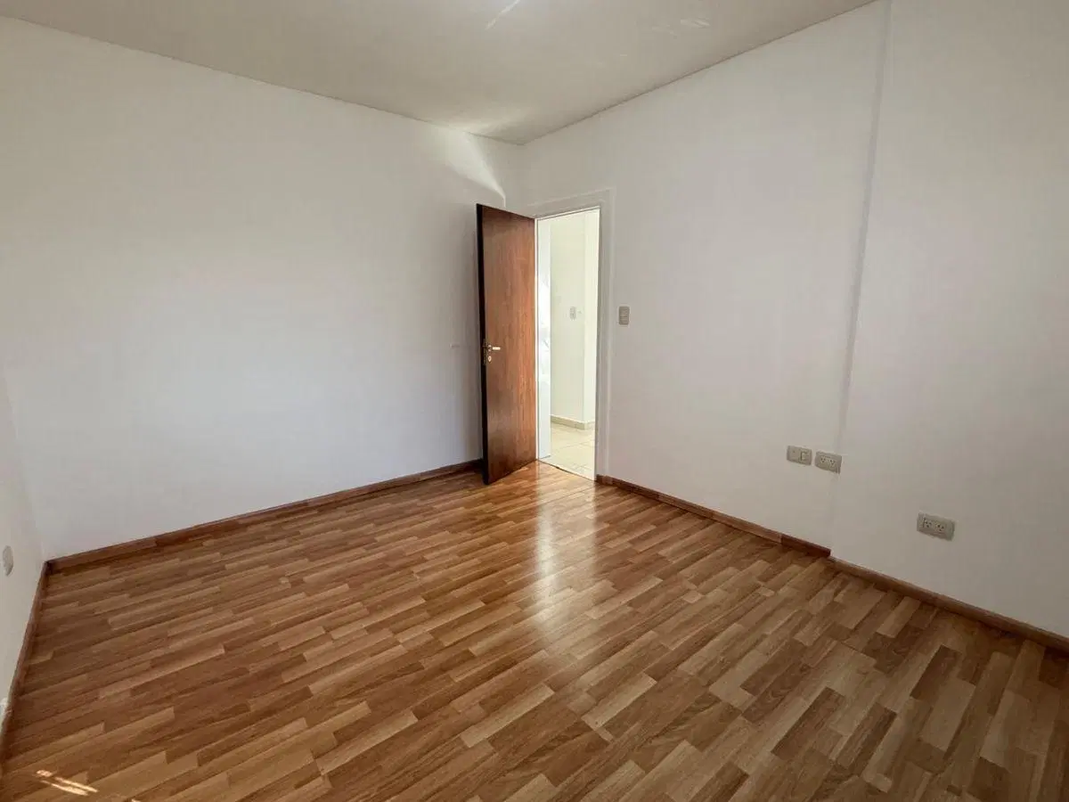 DEPARTAMENTO DE 2 AMBIENTES PRÓXIMO A LA ESTACIÓN 2