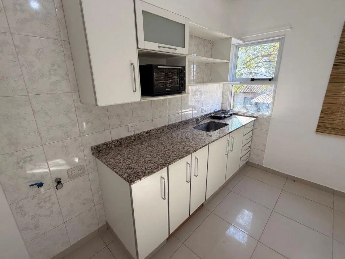 DEPARTAMENTO DE 2 AMBIENTES PRÓXIMO A LA ESTACIÓN 4
