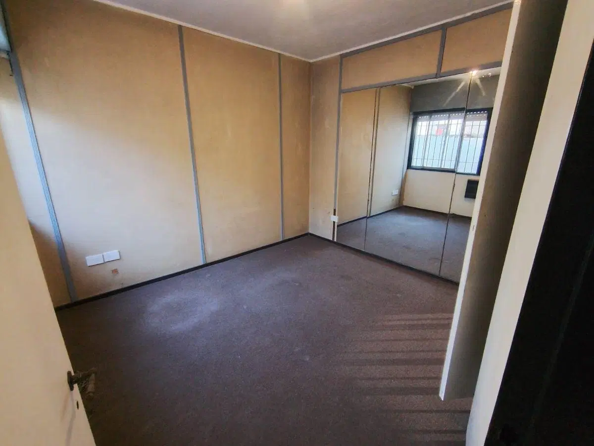 DEPARTAMENTO DE 2 AMBIENTES CON PATIO 3