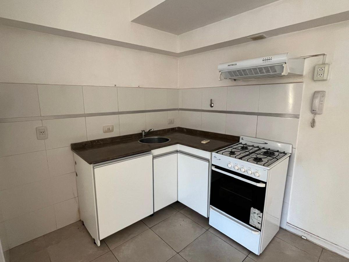 Foto de Departamento 2 ambientes a metros de plaza Brown, imagen 1