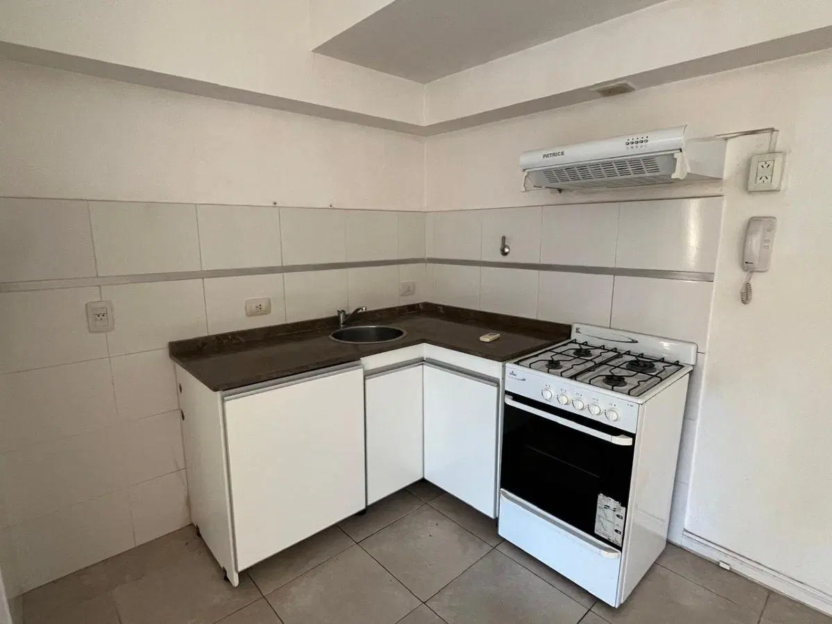 Departamento 2 ambientes a metros de plaza Brown 1