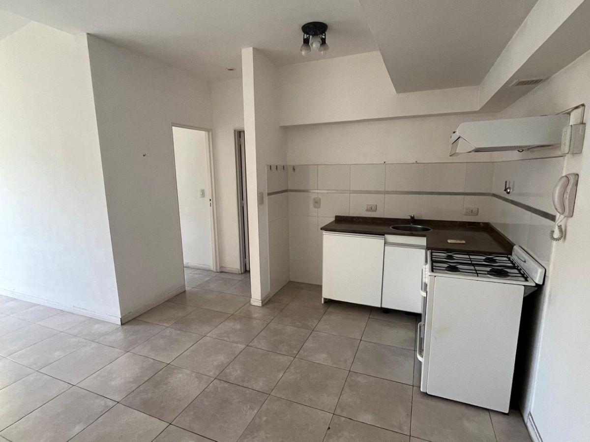 Foto de Departamento 2 ambientes a metros de plaza Brown, imagen 3
