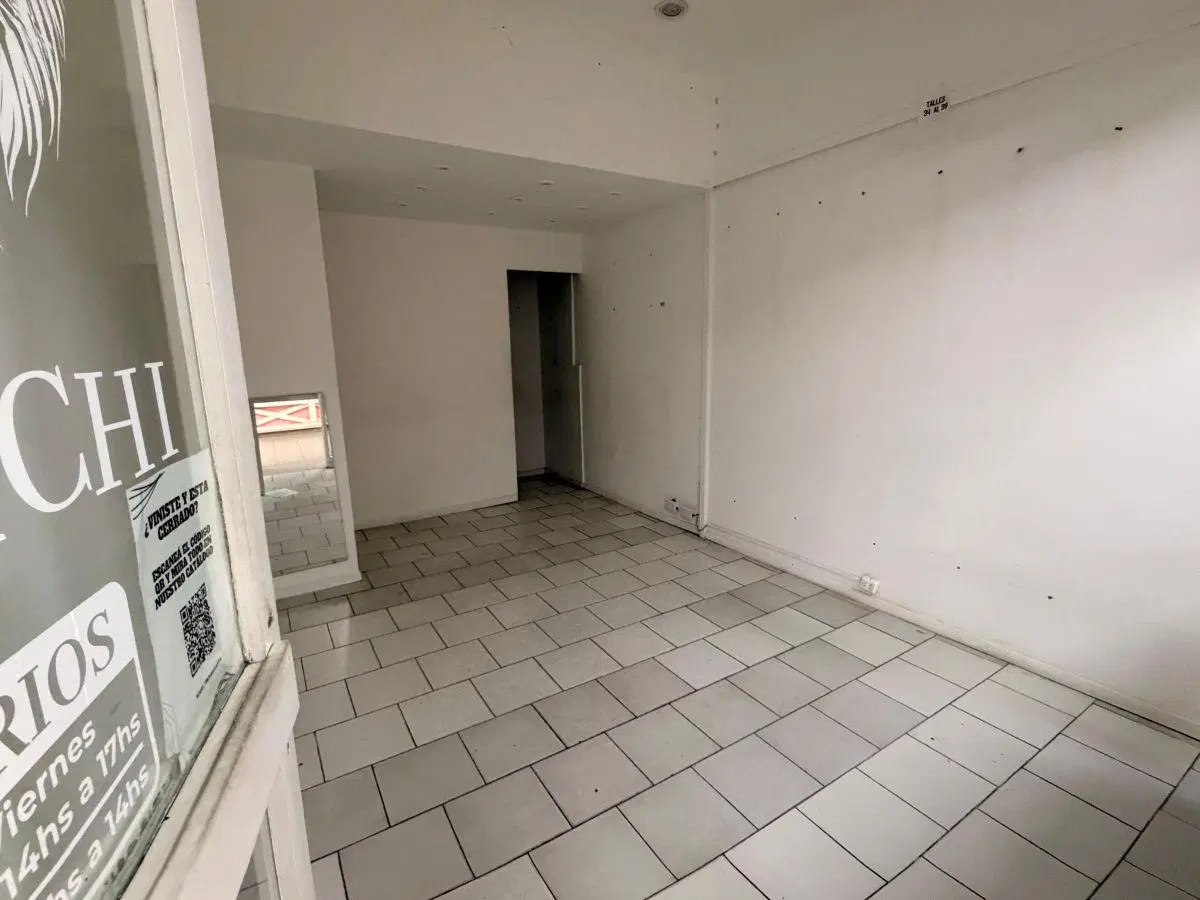 LOCAL COMERCIAL EN GALERÍA CÉNTRICA 5