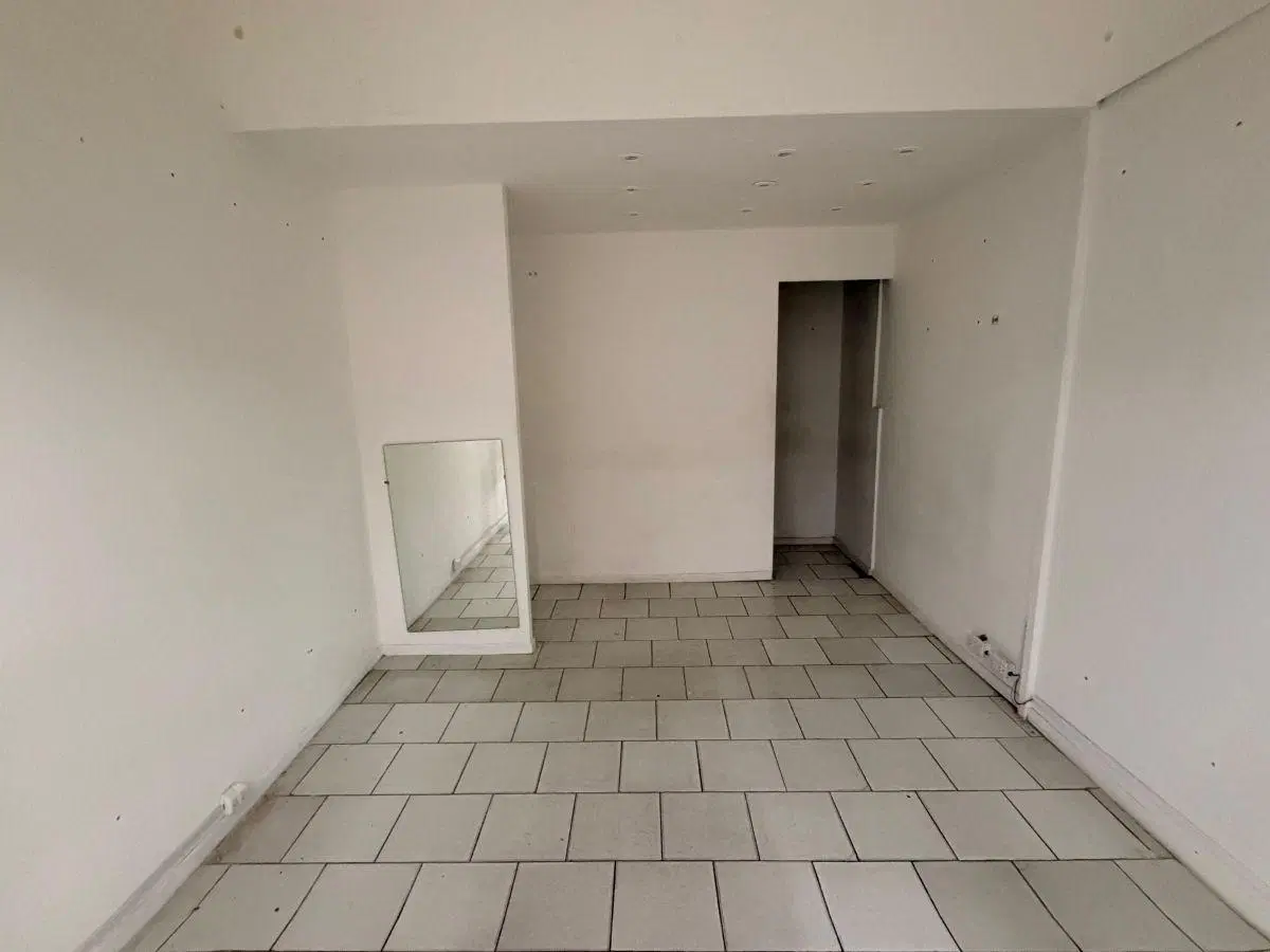 LOCAL COMERCIAL EN GALERÍA CÉNTRICA 2