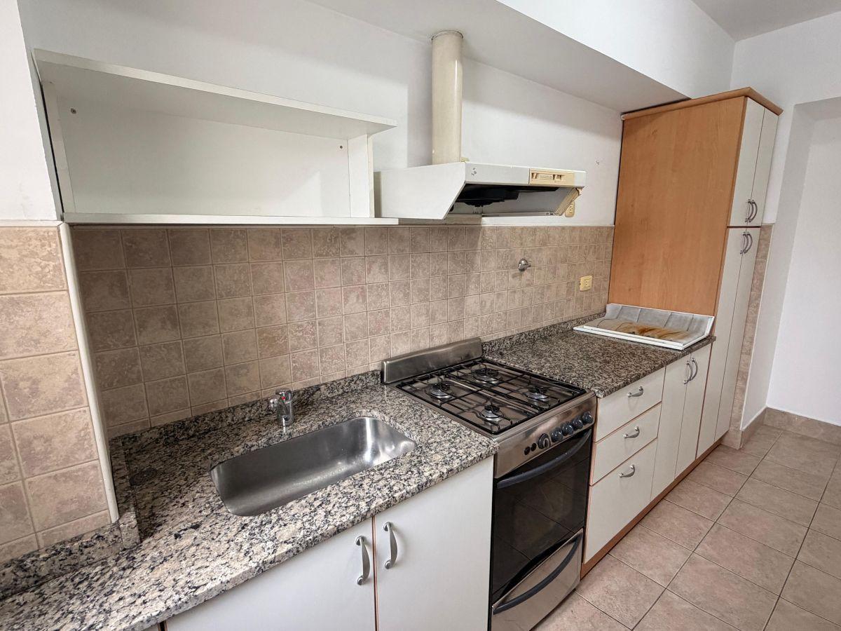 Foto de HERMOSO DEPARTAMENTO DE DOS AMBIENTES A PASOS DE PLAZA BROWN, imagen 3
