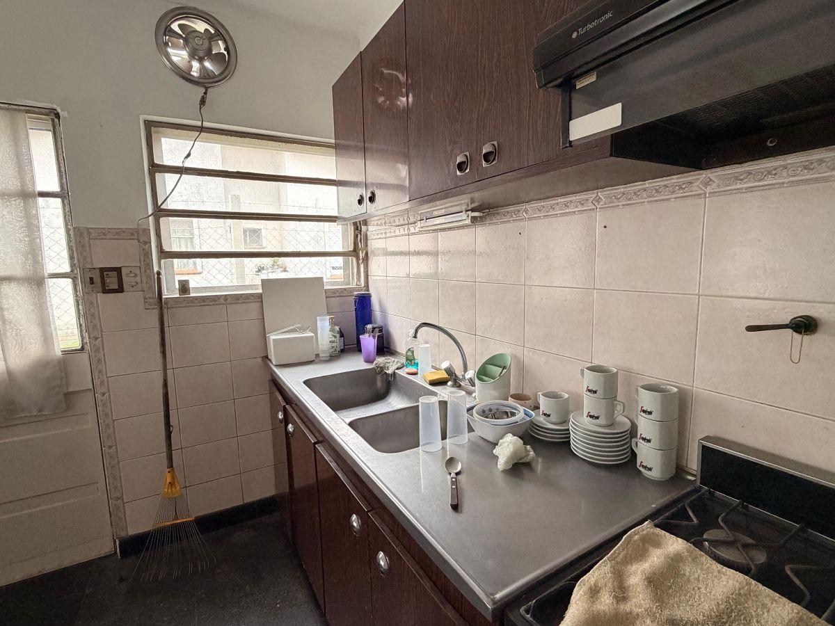 Foto de CHALET DE 4 AMBIENTES CON FONDO LIBRE, imagen 4