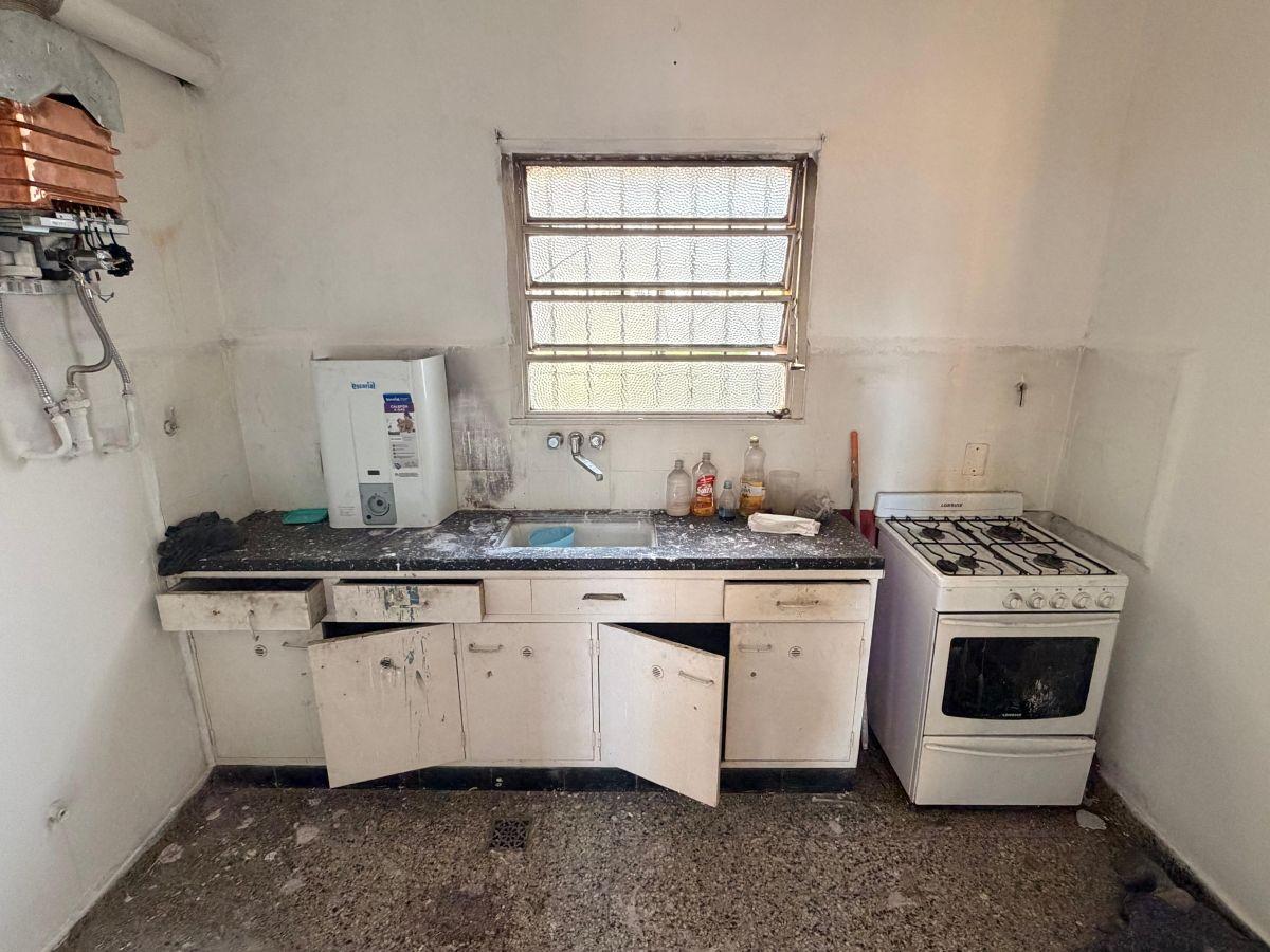 Foto de CASA A REFACCIONAR SOBRE AMPLIO LOTE, imagen 3