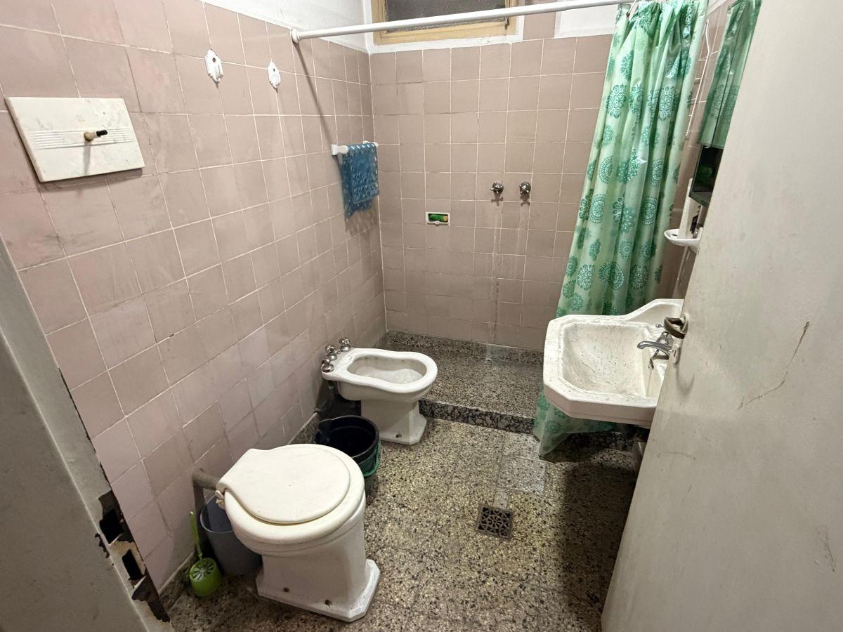 Foto de CASA A REFACCIONAR SOBRE AMPLIO LOTE, imagen 4