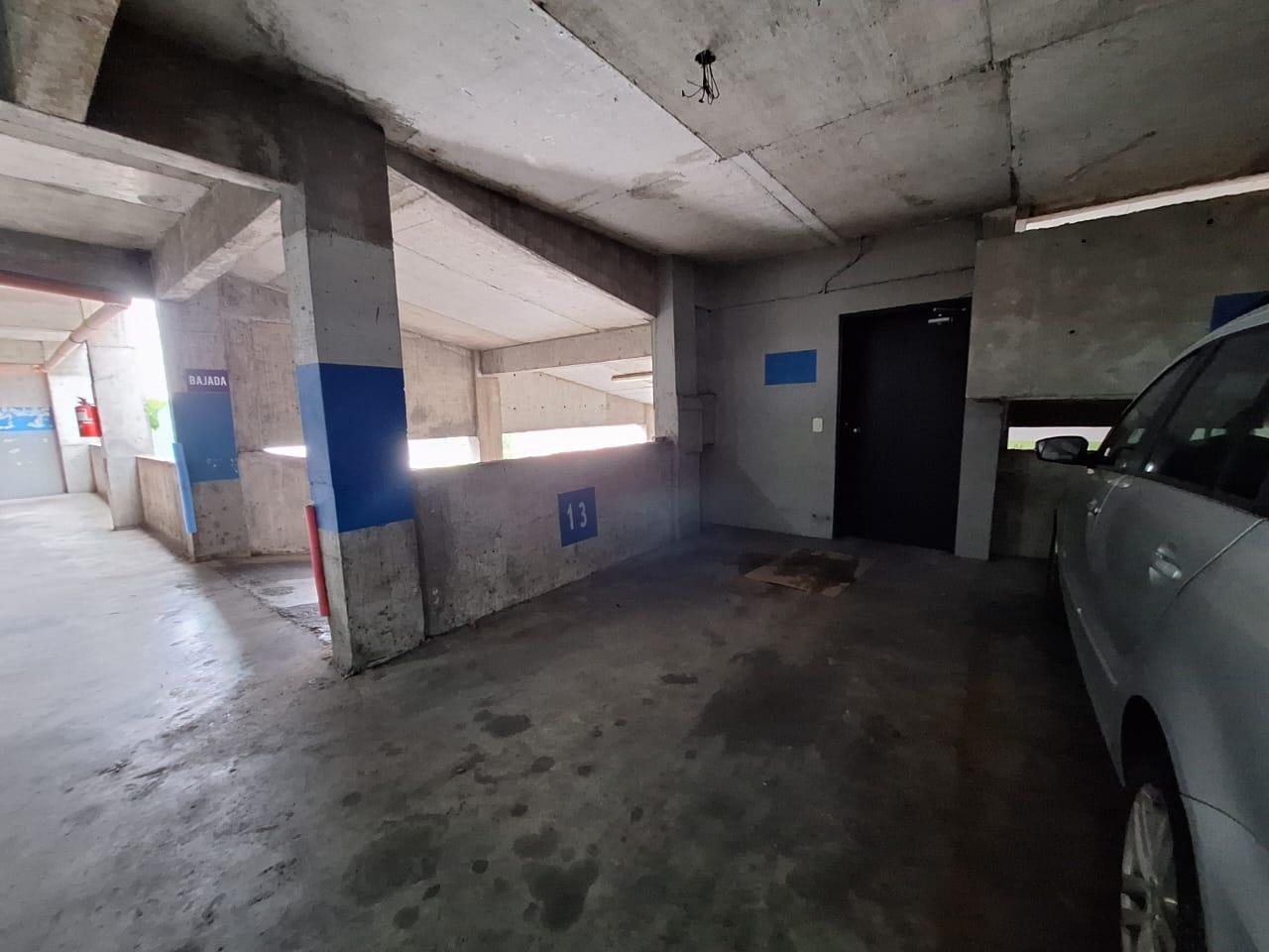 Foto de Cochera en venta cubierta, imagen 2
