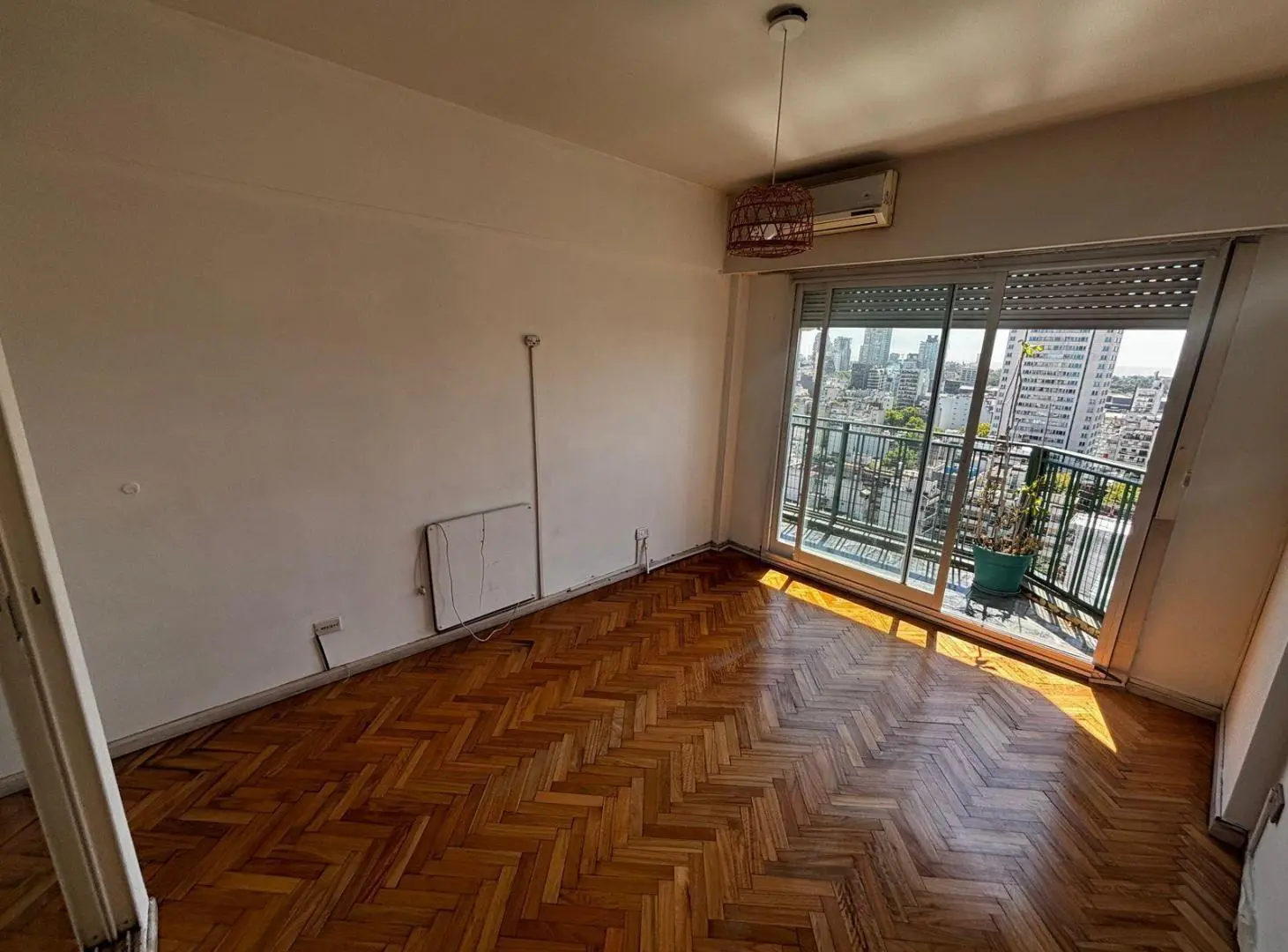 Departamento 3 ambientes con balcón y cochera 4