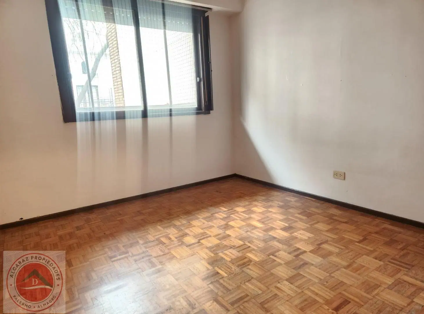Departamento 2 Ambientes al Frente con Vista Abierta y Excelente Luminosidad 5