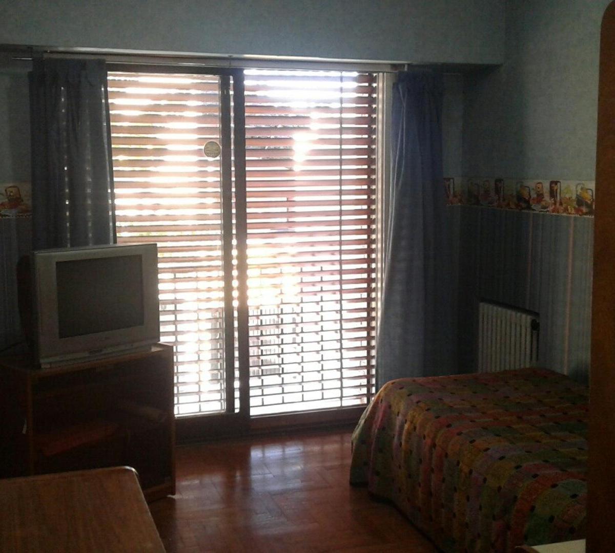 Foto de Venta Hermoso Chalet en Martinez, imagen 2